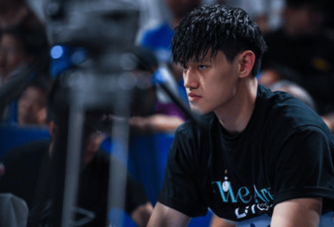 配资优秀配资门户 媒体人: 曾凡博因伤打乱今夏计划, 但现在他重启挑战NBA之路