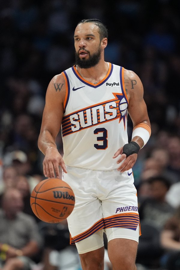 开户配资网站 社会龙哥手很硬！狄龙首节三分4中2得到8分1助 2犯规需注意